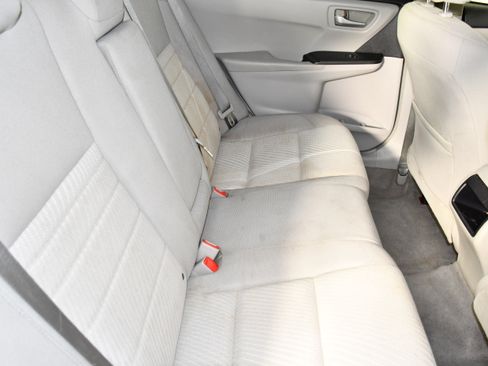 Used 2016 Toyota Camry LE FWD image 41