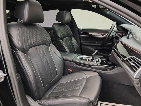 Used 2019 BMW 750i xDrive w/ Executive Package AWD/4WD image 36