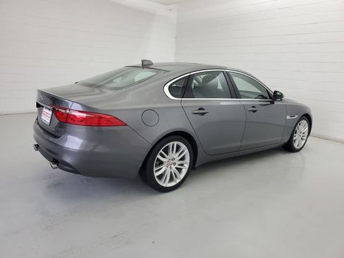 Used 2017 Jaguar XF Prestige AWD/4WD image 5