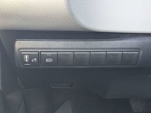 Used 2025 Toyota Corolla LE image 22