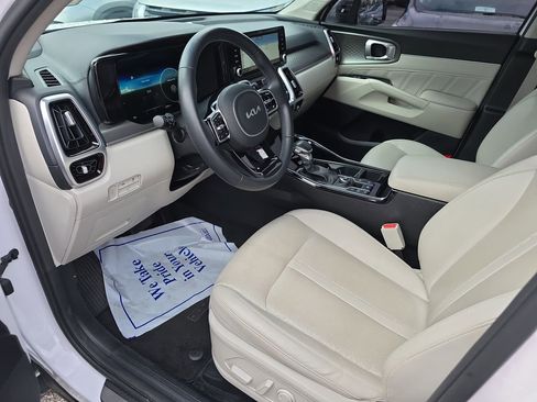 Used 2023 Kia Sorento SX image 11