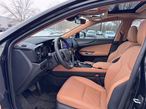 Used 2025 Lexus NX 450h+ AWD w/ Luxury Package image 9