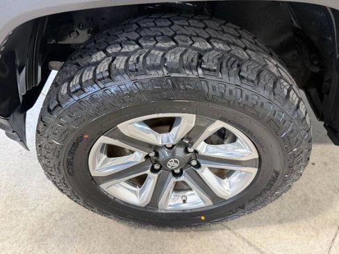 Used 2017 Toyota Tacoma Limited w/ Tow Package AWD/4WD image 20