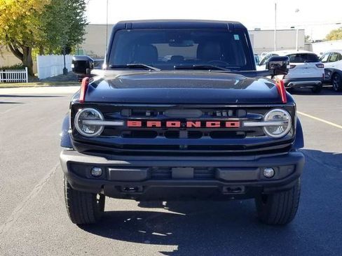 Used 2022 Ford Bronco Outer Banks image 2