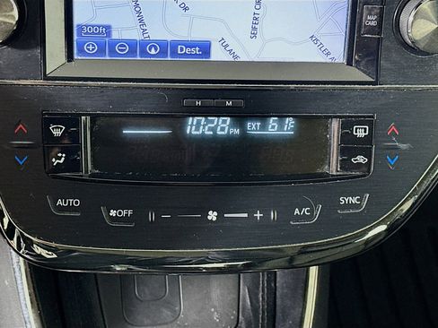 Used 2016 Toyota Avalon Touring image 24