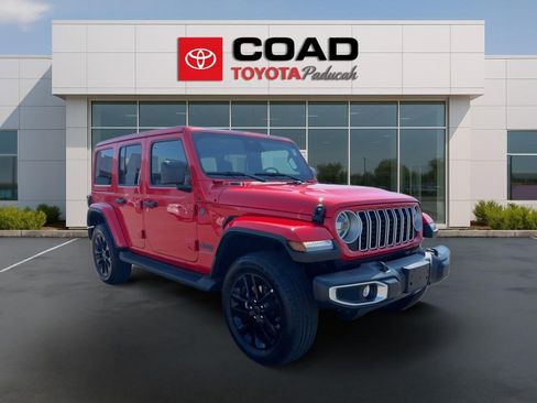 Used 2025 Jeep Wrangler Unlimited Sahara AWD/4WD image 7