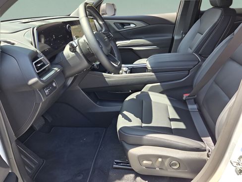 New 2026 Chevrolet Traverse LT w/ Enhanced Driving Package FWD image 9
