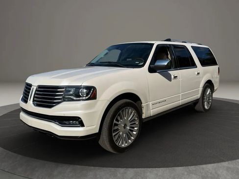 Used 2016 Lincoln Navigator L Reserve image 3