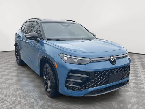 New 2026 Volkswagen Tiguan SE R-Line AWD/4WD image 3