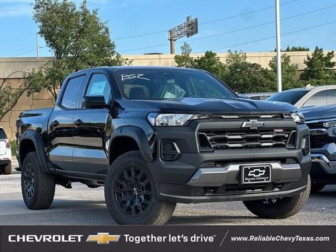 New 2026 Chevrolet Colorado Trail Boss AWD/4WD image 2