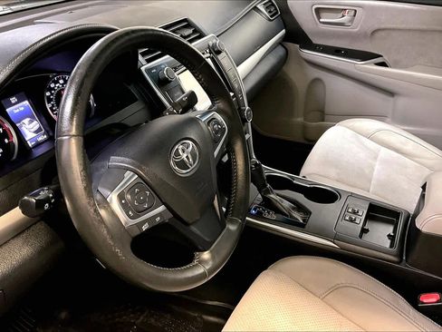 Used 2015 Toyota Camry XSE image 16