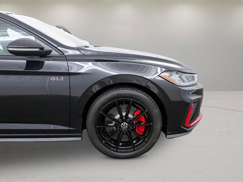 Used 2025 Volkswagen Jetta GLI Autobahn image 30