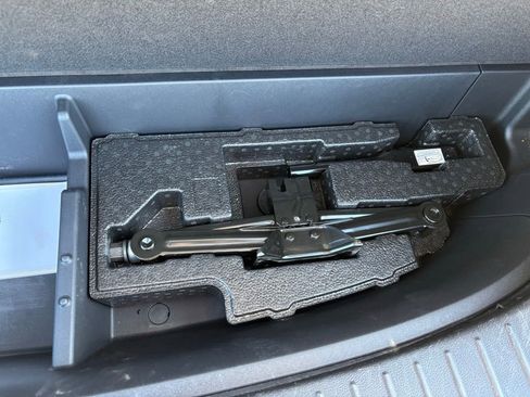 Used 2023 Hyundai Santa Fe SEL image 11