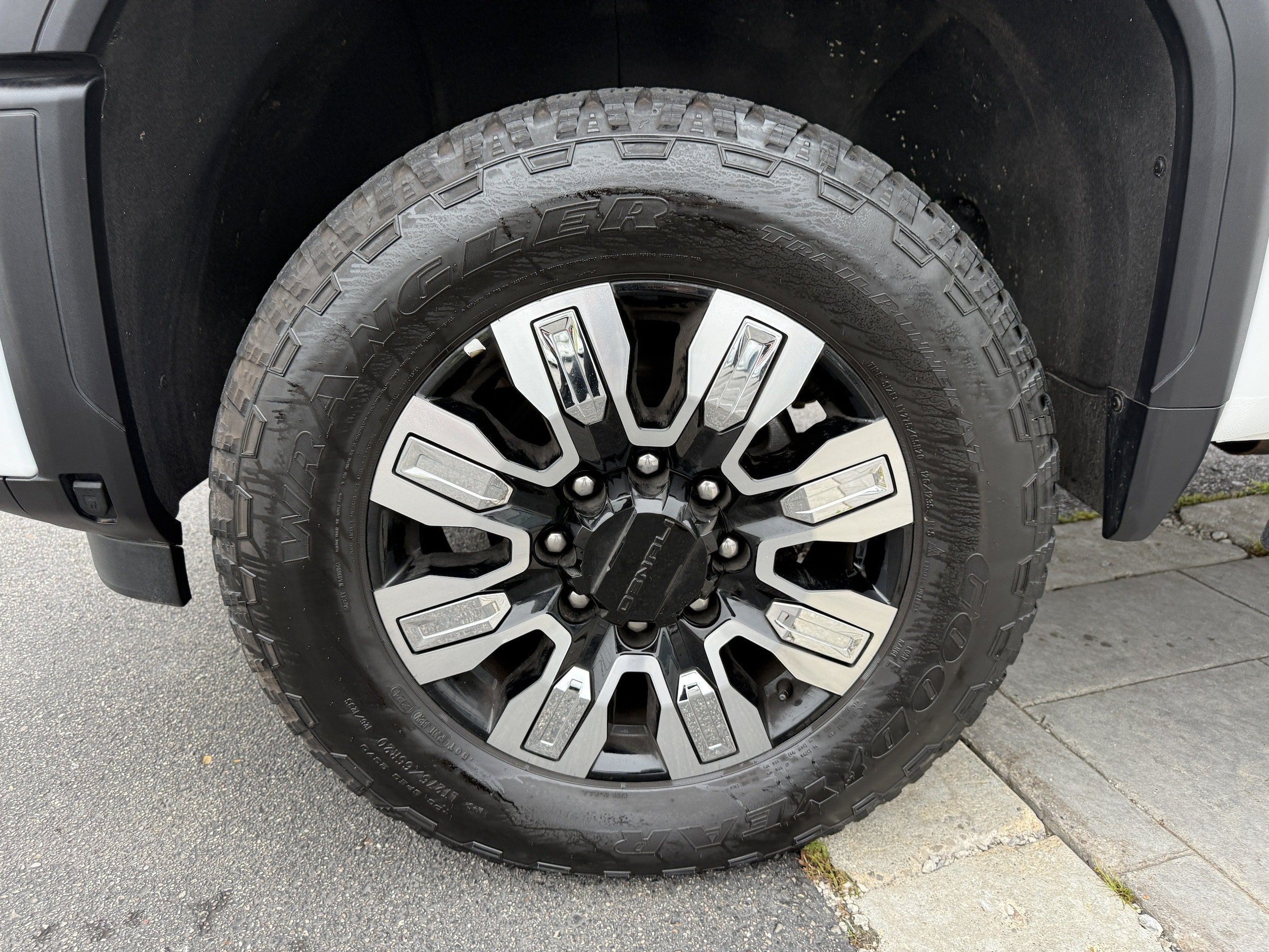 Used 2025 GMC Sierra 2500 Denali AWD/4WD image 45