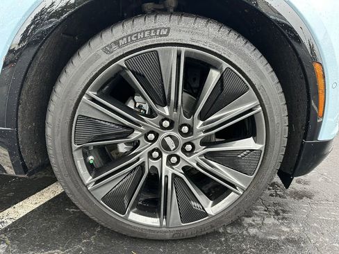 New 2025 Cadillac Lyriq Sport image 9