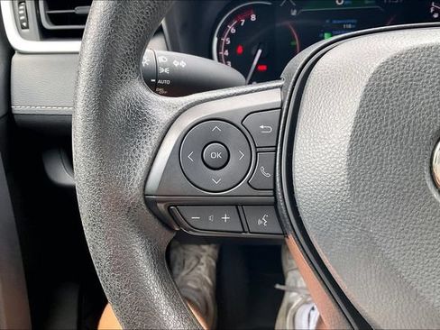 Used 2024 Toyota RAV4 XLE AWD/4WD image 18
