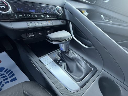 Used 2023 Hyundai Elantra SEL image 22