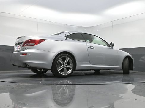 Used 2015 Lexus IS 250C w/ Navigation System Package RWD image 25