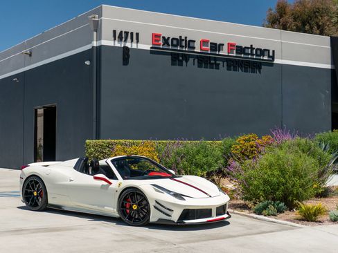 Used 2014 Ferrari 458 Spider RWD image 1