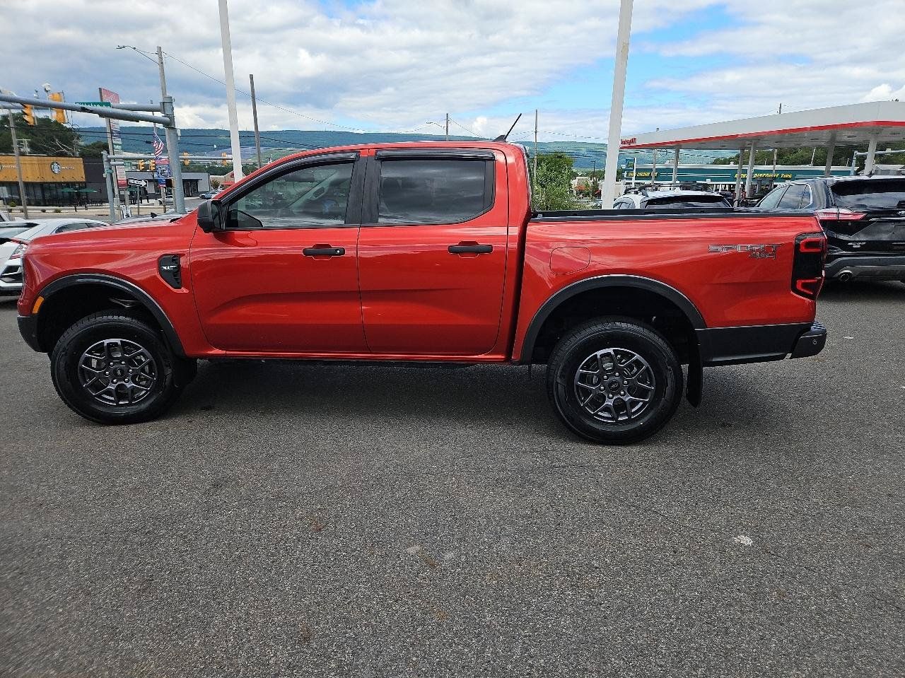 Used 2024 Ford Ranger XLT w/ Technology Package AWD/4WD image 7