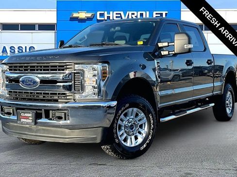 Used 2019 Ford F250 XL w/ STX Appearance Package AWD/4WD image 2