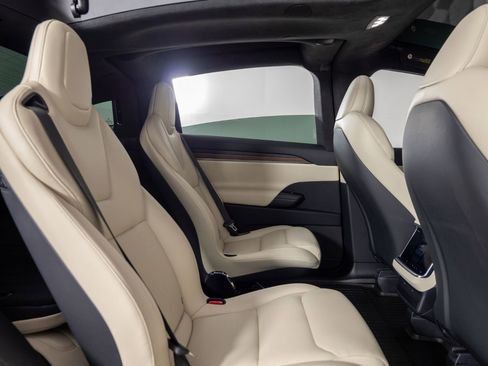 Used 2023 Tesla Model X image 27