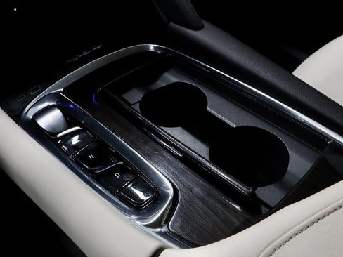 Used 2023 Buick Enclave Essence w/ Experience Buick Package image 38