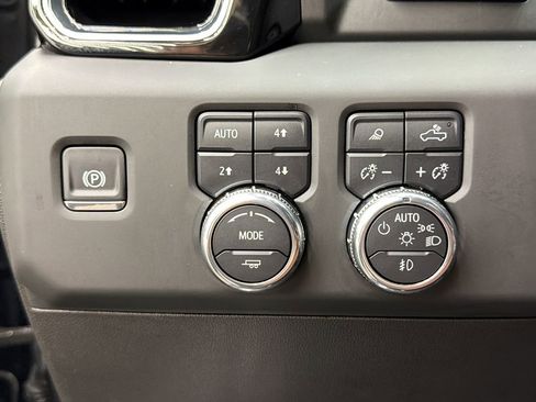 Used 2025 GMC Sierra 1500 Denali Ultimate AWD/4WD image 32
