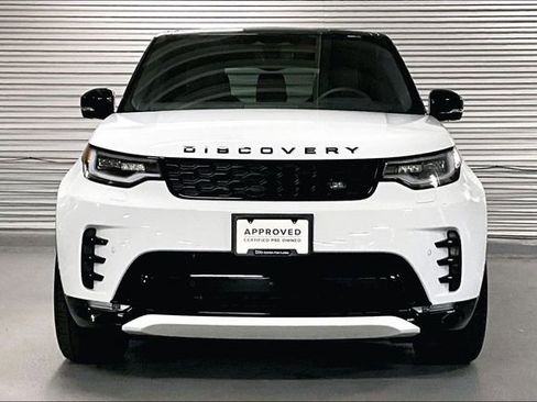 Used 2025 Land Rover Discovery Dynamic SE AWD/4WD image 2