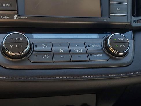 Used 2015 Toyota RAV4 XLE image 27