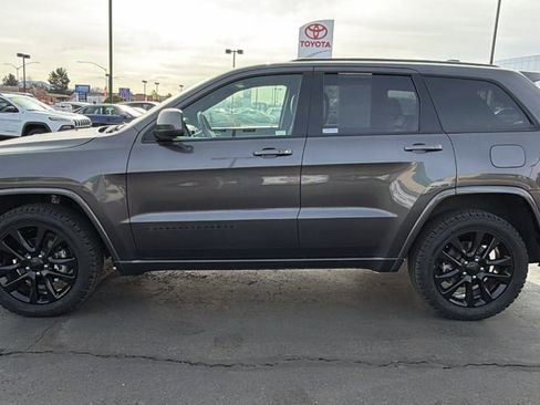 Used 2018 Jeep Grand Cherokee Altitude image 6