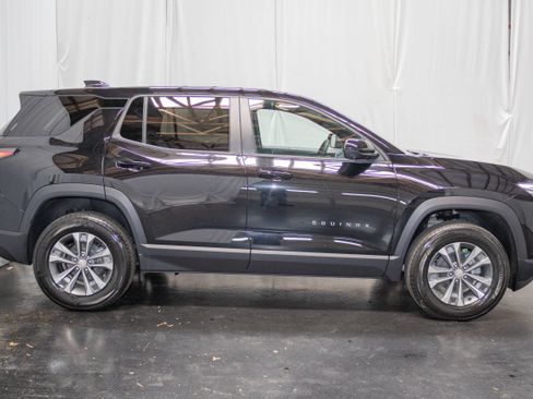 New 2026 Chevrolet Equinox LT w/ Convenience Package II FWD image 4