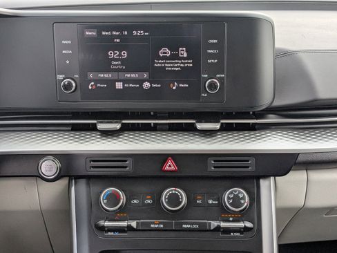 Certified 2024 Kia Carnival LX image 23