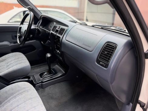 Used 2000 Toyota 4Runner 2WD image 19