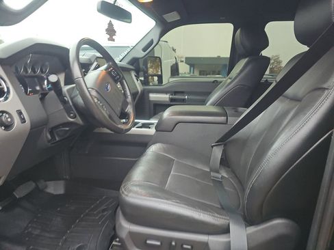Used 2014 Ford F250 Lariat w/ Lariat Interior Package image 10