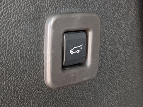 Used 2014 Lincoln Navigator 2WD image 14