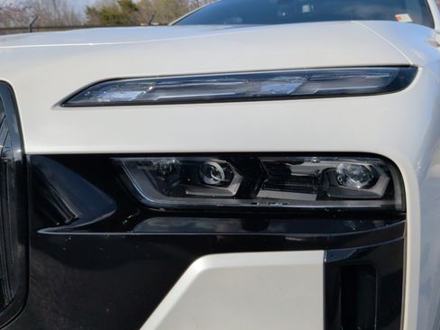 Certified 2023 BMW 760i xDrive w/ Executive Package image 3