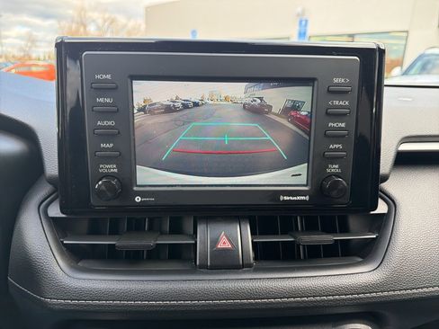 Used 2021 Toyota RAV4 LE image 33