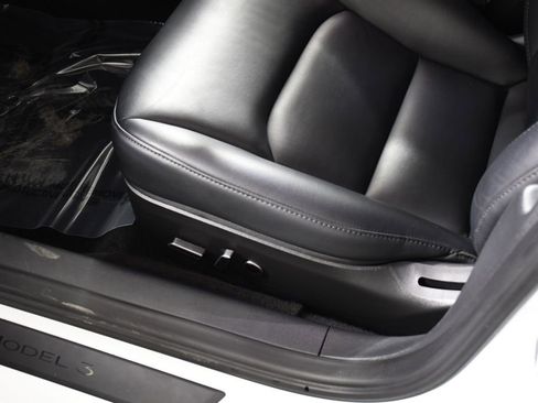 Used 2023 Tesla Model 3 Standard Range image 16