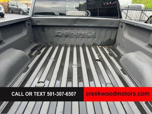 Used 2017 GMC Sierra 2500 Denali w/ Duramax Plus Package AWD/4WD image 17