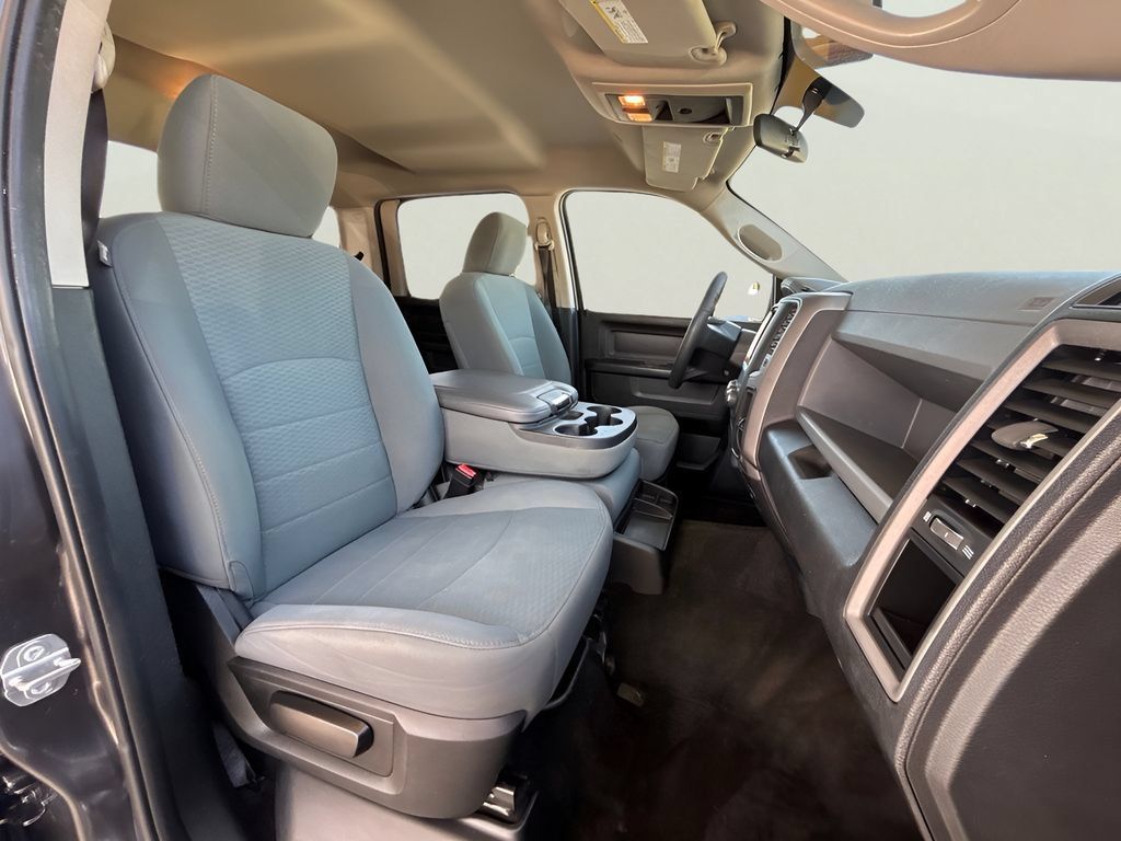 Used 2018 RAM 1500 Express RWD image 39