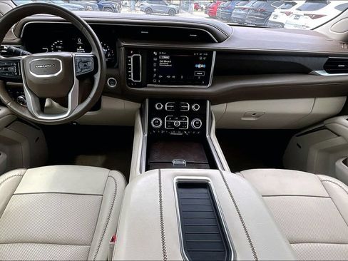 Used 2023 GMC Yukon Denali AWD/4WD image 18