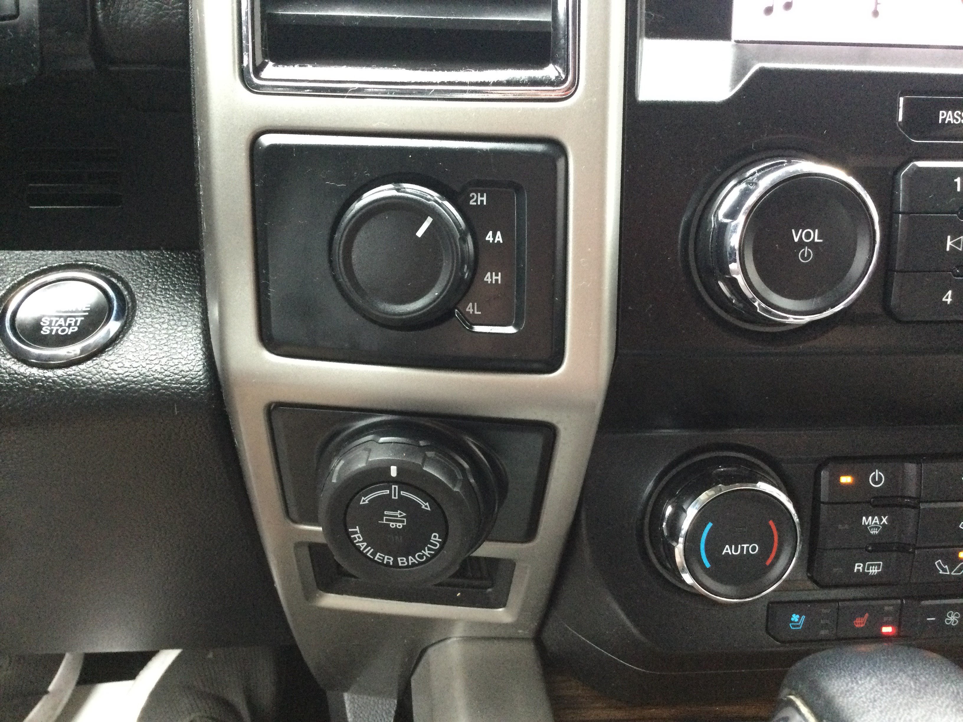 Used 2019 Ford F150 Lariat AWD/4WD image 13