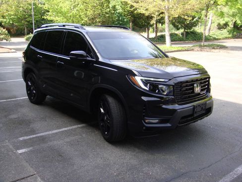 Used 2025 Honda Passport Black Edition image 5