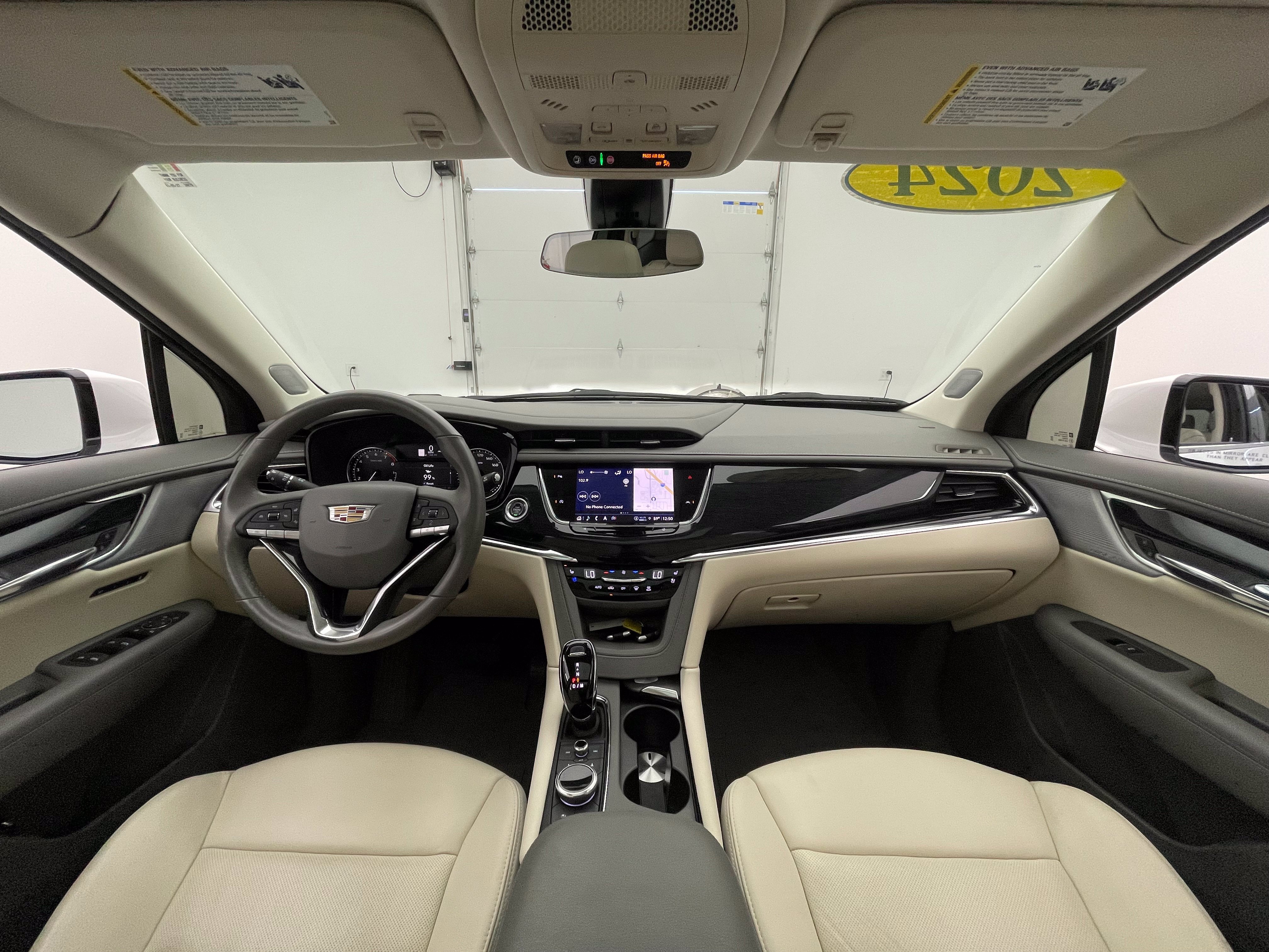 Used 2024 Cadillac XT6 Premium Luxury FWD image 3