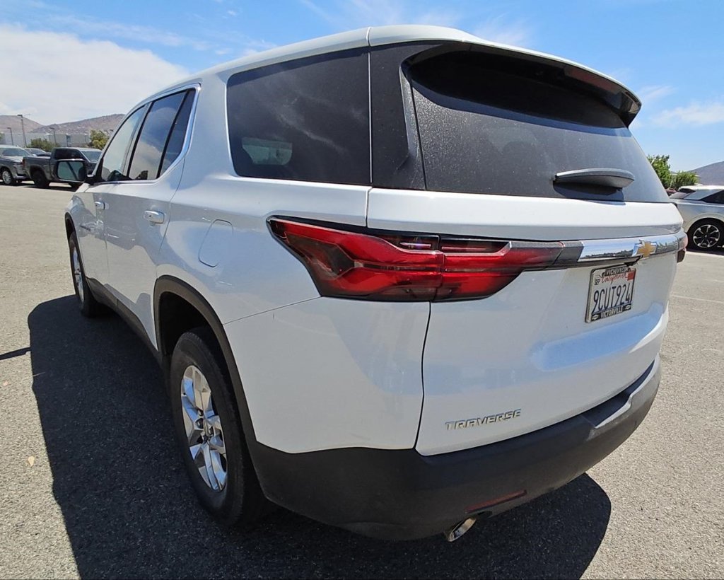 Used 2023 Chevrolet Traverse LS w/ LPO, Roadside Safety Package FWD image 4