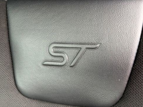 Used 2021 Ford Edge ST image 20