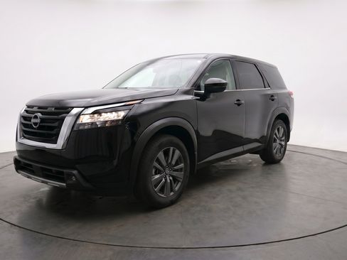 Used 2025 Nissan Pathfinder SV AWD/4WD image 3