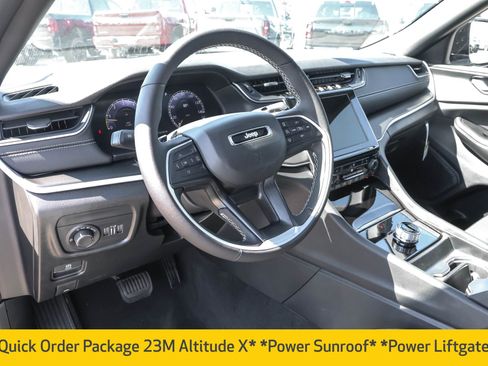 New 2025 Jeep Grand Cherokee Altitude image 5