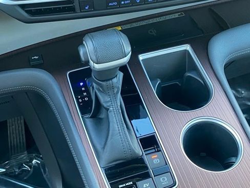 Used 2022 Toyota Sienna XLE image 16